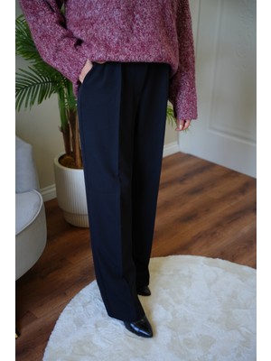 Gamze Özkurt Bol Paça Kumaş Pantolon