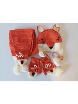 El Örgüsü Tilki Figürlü Çocuk Bere Atkı Eldiven Takımı | 3’lü Kışlık Set | Unisex | El Yapımı | Sıcak Tutan