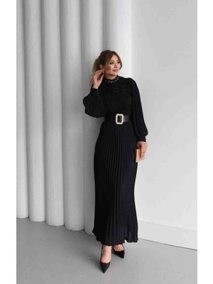 Siyah Dantelli Elbise