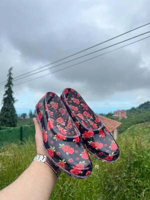 Kadın Desenli Renkli Hafif Kaymaz Taban Plastik Bahçe Ayakkabısı