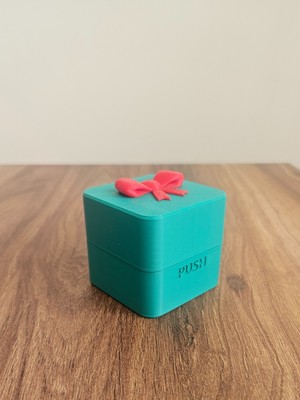 HobiHub 3D Tasarım Yüzük Kutusu Şeklinde Içinden Nah El Haraketi Çıkan Yaylı Nah Kutusu - Mizahi Şaka Ürünü