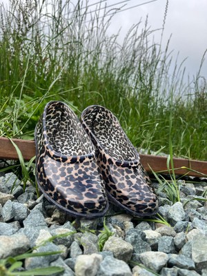 Kadın Desenli Renkli Hafif Kaymaz Taban Plastik Bahçe Ayakkabısı