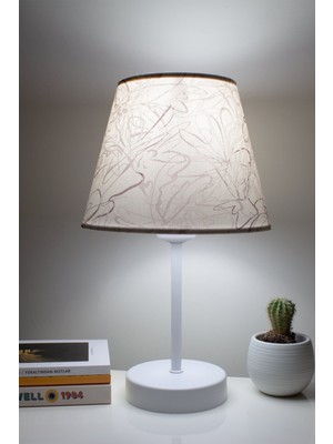 PremiumPort Modern Beyaz Ayaklı Abajur ile Şıklık ve Işık Katın