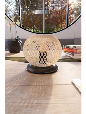 PremiumPort Siyah Plastik Küre Abajur, Krem Top Aydınlatma, Şık ve Modern Tasarım