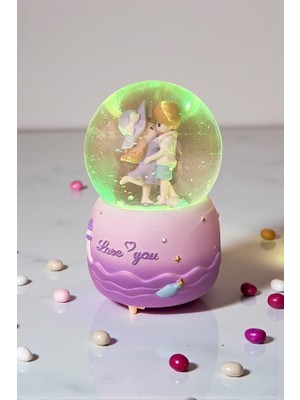 Hediye Fikri Aşk Masalı Kar Küresi – Işıklı, Müzikli, Püskürtmeli Büyük Boy 16 cm