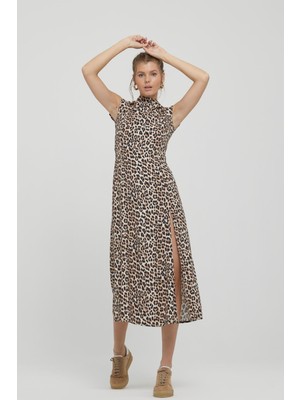 Kadın Derin Yırtmaçlı Kolsuz Dik Yaka Leopar Desenli Leopar Elbise NAAR91114-ORİGİNAL
