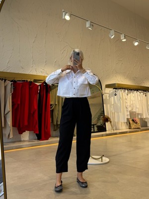 By Özlem Yazan Piliseli Crop Gömlek Kemerli Pantolon Tasarım Kadın Ikili Takım