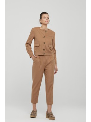 Kadın Pamuklu Uzun Kollu Düğme Kapamalı Camel Ceket NAAR91647-CAMEL