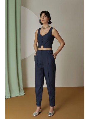 Kadın Yüksek Bel Dar Paça Bel Kemer Detay Düz Model Lacivert Pantolon NAAR12212-LACİVERT