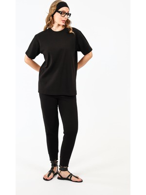 By Özlem Yazan Örme Kumaş Bol Kesim Tişört Jogger Pantolon Kadın Ikili Takım