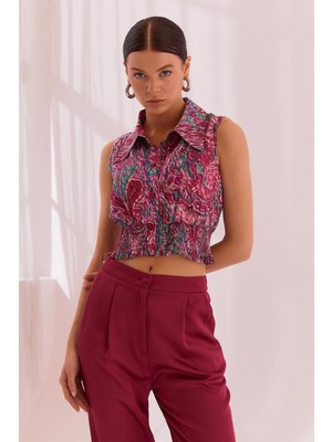 Kadın Gömlek Yaka Çok Renk Desenli Crop Boy Sıfır Kol Düğme Kapama Çok Renkli Gömlek NAAR12330-VİŞNE