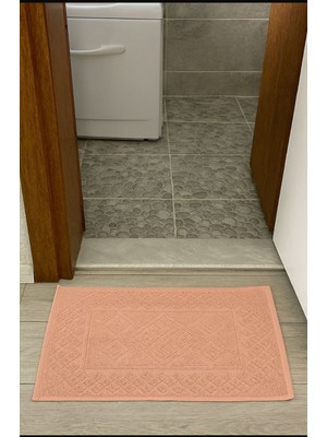 50 x 70 Ebatında %100 Pamuklu Ayak Havlusu