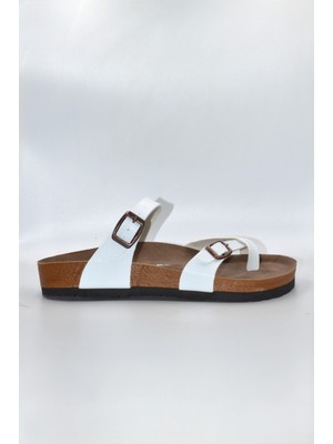 Shoemix Kadın Beyaz Bohem Tarz Parmak Geçme Ayarlanabilir Tokalı Mantar Görünümlü Taban Günlük Terlik