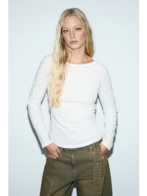 Grimelange Karakola Kadın Organik Pamuklu Kayık Yaka Reglan Kol Slim Fit Beyaz Bluz