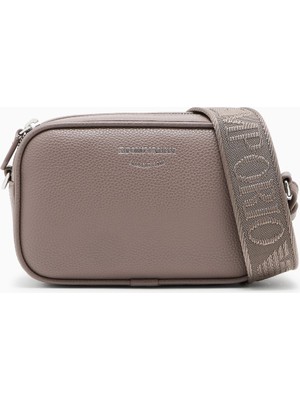 Emporio Armani Kadın Deri Tek Fermuar Kapamalı Askı Marka Yazı Desenli Bej Omuz Çantası EW000537 AF12036-M1057