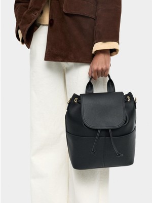 Parfois Dokulu ve Kapaklı Sırt Çantası