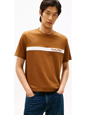 Tommy Hilfiger Erkek Regular Fit %100 Pamuklu Yuvarlak Yakalı Logo Işlemeli Kısa Kollu Kahverengi T-Shirt MW0MW41765-GWP