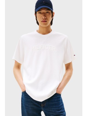 Tommy Hilfiger Erkek Regular Fit Logo Kabartmalı Yuvarlak Yakalı Pamuklu Kısa Kollu Beyaz T-Shirt MW0MW39366-YBR