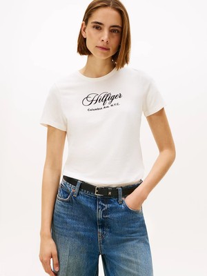 Tommy Hilfiger Kadın Logolu Bisiklet Yaka Kısa Kol Standart Beyaz T-Shirt WW0WW46120-YA8