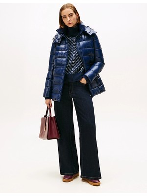 Tommy Hilfiger Kadın Normal Kalıp Su Itici Parlak Kumaş Dolgulu Kapüşonlu Mavi Ceket WW0WW47355-C1G