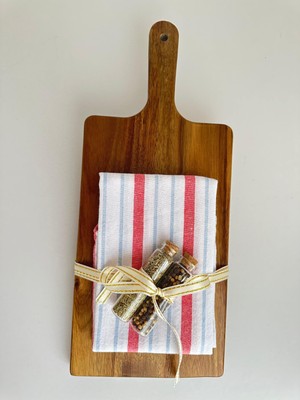 KuNu Box Rustik Baharatlı Ahşap Kesme Tahtası ve Kurulama Bezli Mutfak Hediye Seti