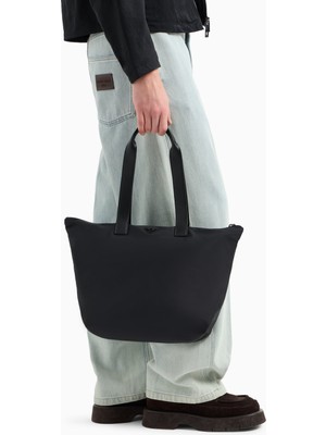 Emporio Armani Erkek Metalik Kartal Logolu Geniş Iç Hacimli Ekstra Keseli Siyah Omuz Çantası EM001797 AF13454-UC001