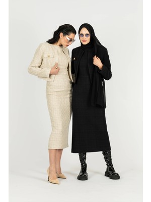 By Özlem Yazan Tüvit Dokulu Astarlı Düğme Detaylı Crop Ceket