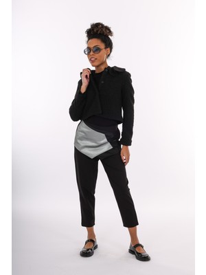 By Özlem Yazan Deri Kemer Detaylı Havuç Kesim Kadın Pantolon
