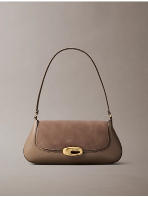 Calvin Klein Kadın Metal Toka Kapamalı Iç Bölmeli Deri Kahverengi Omuz Çantası LV04F3337G-VFU