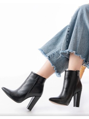 Cash Dukkan VRT-4801 Siyah Yüksek Kalın Topuklu Fermuarlı Kadın Bot