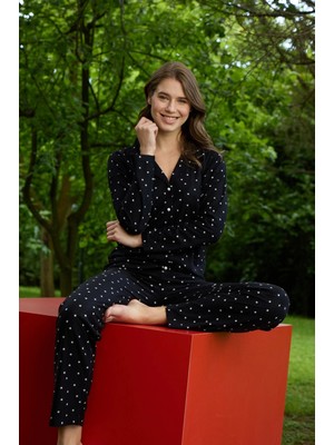 Pijamoni Kadın Önden Düğmeli Uzun Kollu Yıldız Desenli Pijama Takımı