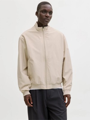 Jack & Jones Moonbeam Erkek Jjecharge Stand Collar Bomber Noos Model Kodu: ( 12288895MOONBEAM)