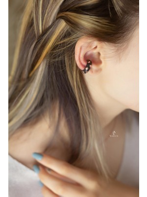 By Barun Yıldız Siyah Taşlı Kalın Halka 925 Ayar Gümüş Kıkırdak Küpe