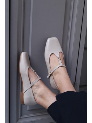 BeBeQ Fisher Bej Toka Detaylı Kadın Ayakkabı