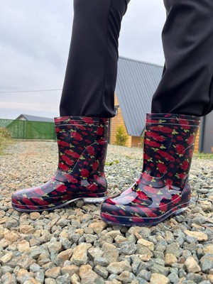 Kadın Renkli Desenli Su Geçirmez Kaymaz Taban Plastik Çizme