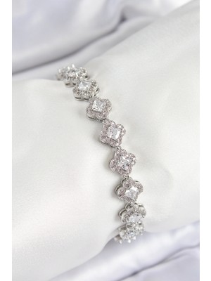 Alvo Store Buğz Pirinç Zirkon Taşlı Yonca Baget Model Gümüş Renk Vıp Seri Kadın Bileklik