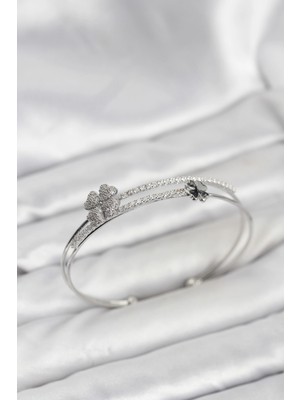 Calperia Pirinç Gümüş Renk Yonca Model Kadın Bileklik