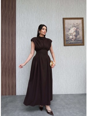 Esra Helvacı Vatkalı Sırt Bağlamalı Sıfır Kol Elbise