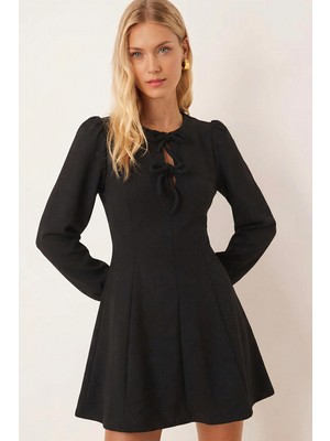 Armonika Kadın Siyah Yakası Bağlamalı Uzun Kollu Kloş Mini Elbise ARM-26K001083