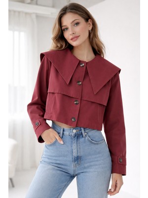 Gamze Özkurt Yaka Detay Kısa Trenç