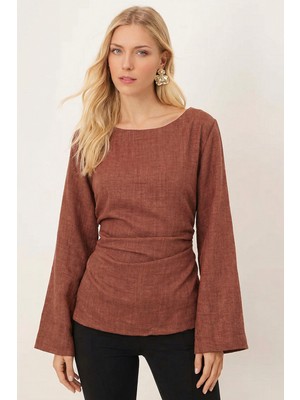 Armonika Kadın Kahverengi Kayık Yaka Yanları Büzgülü Arkası Ip Detaylı Bluz ARM-26K001085