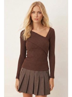 Armonika Kadın Kahve Asimetrik Yaka Uzun Kollu Bluz ARM-26K001092