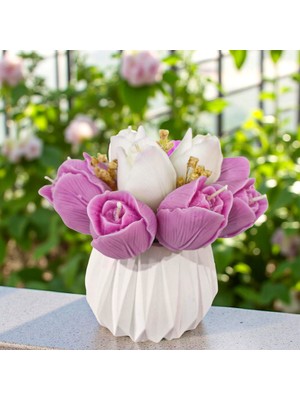 Hediye İstasyonum Pembe & Beyaz Lale Mum Vazosu | El Yapımı Kokulu Soya Mum