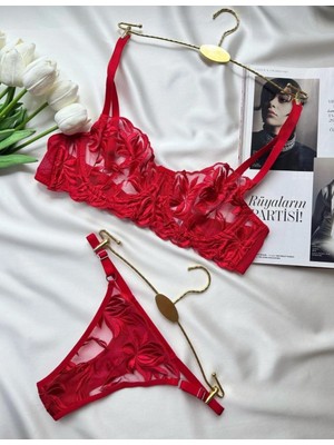 Freya Kırmızı Çiçek Desenli Balenli Tanga Model Iç Çamaşırı Takımı
