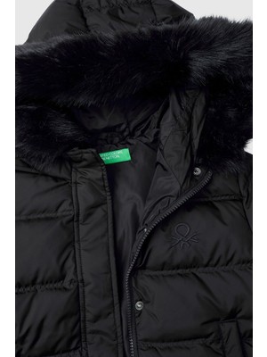 United Colors Of Benetton Siyah Kadın / Kız Kj_sol Göğsü Logolu Çıkarılabilir Kapüşonlu Uzun Kuş Tüyü Ceket Model Kodu: ( 2WU0CN04Z100)