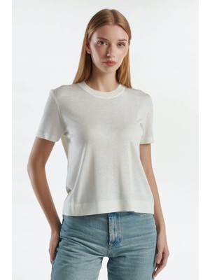 United Colors Of Benetton Beyaz Kadın / Kız Kdn_ipek Karışımlı Yuvarlak Yaka Önü Detaylı Kısa Kollu Kazak Model Kodu: ( 1ZRED10BK074)