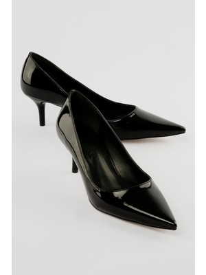 Mubiano Kadın Rugan Stiletto Sivri Burun Topuklu Ayakkabı Elva Siyah