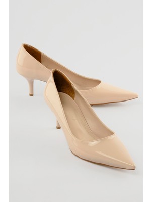 Mubiano Kadın Rugan Stiletto Sivri Burun Topuklu Ayakkabı Elva Bej