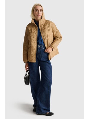 United Colors Of Benetton Bej Kadın / Kız Kdn_fermuarlı Cepli Dik Yaka Kapitone Mont Model Kodu: ( 2YRYDN080193)