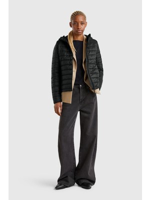 United Colors Of Benetton Siyah Kadın / Kız Kdn_polyester Dolgulu Feramuarlı Kapüşonlu Slim Fit Puffer Mont Model Kodu: ( 2TWDDN07OSIYAH)